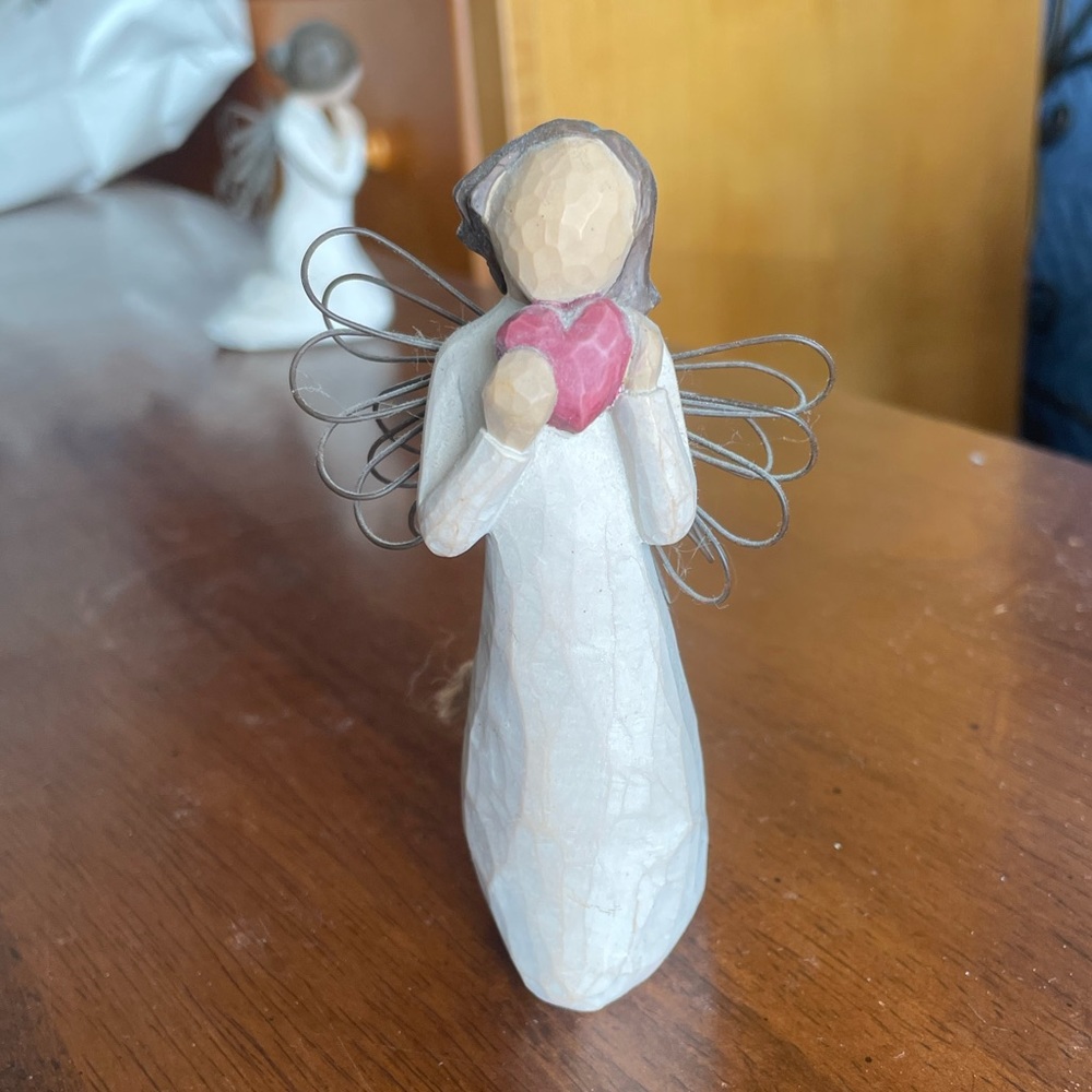 Willow Tree figurine “Angel of the Heart” ornament